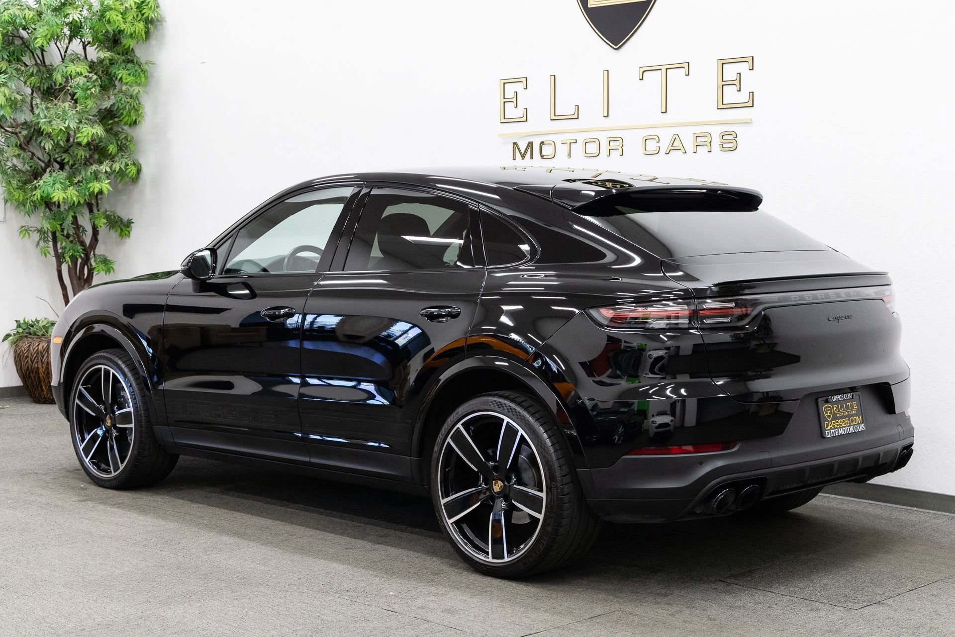Used 2021 Porsche Cayenne Coupe AWD/4WD image 3