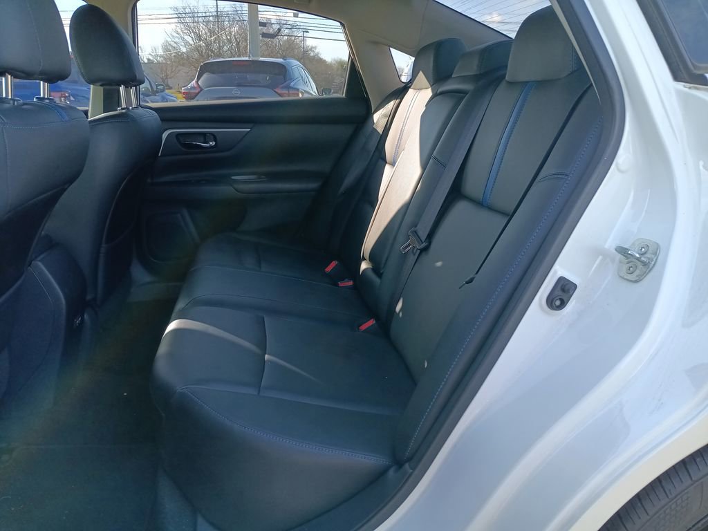 Used 2018 Nissan Altima 2.5 SR w/ SR Midnight Edition image 19