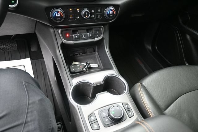 Used 2024 GMC Terrain AT4 AWD/4WD image 12