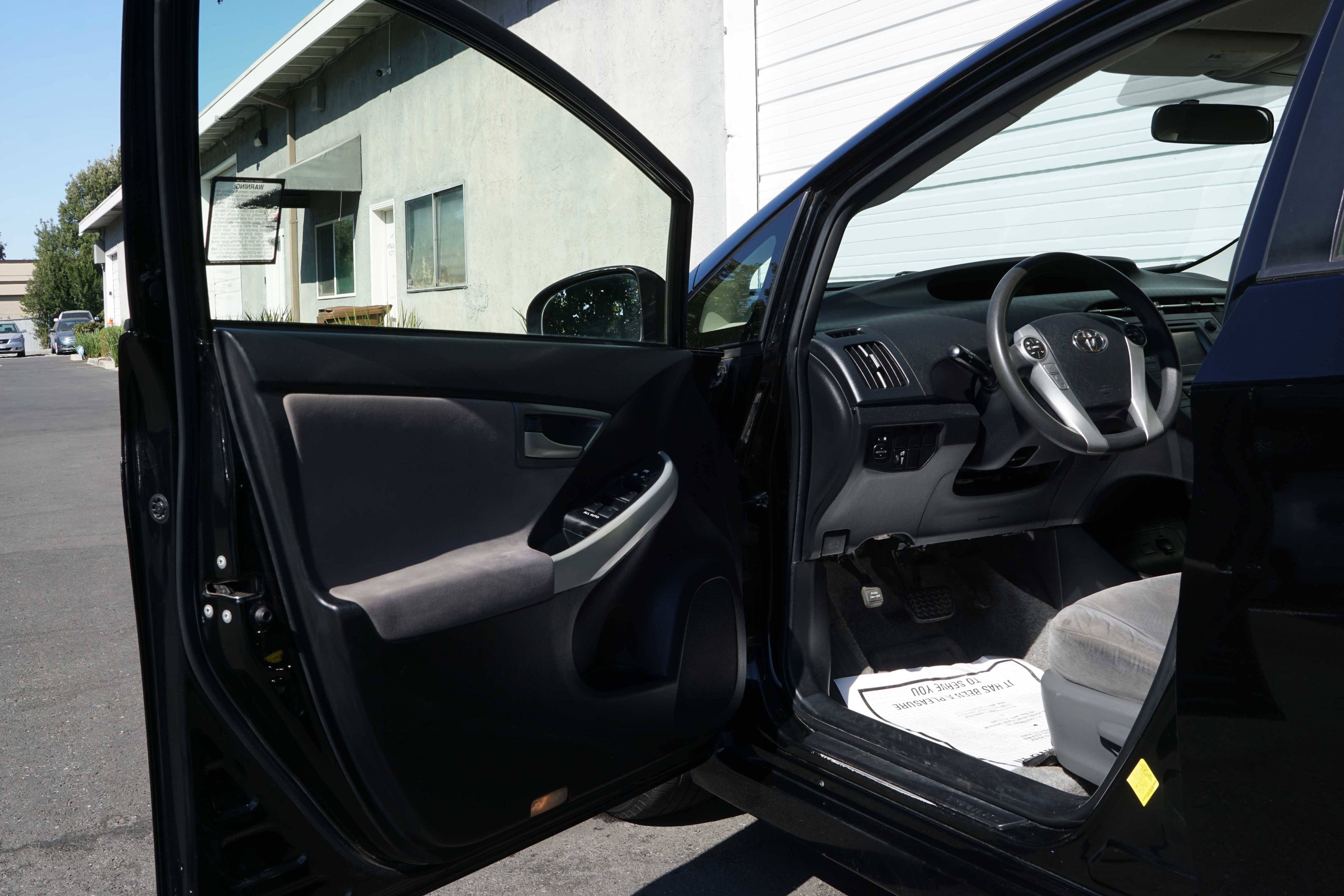 Used 2013 Toyota Prius Three image 35