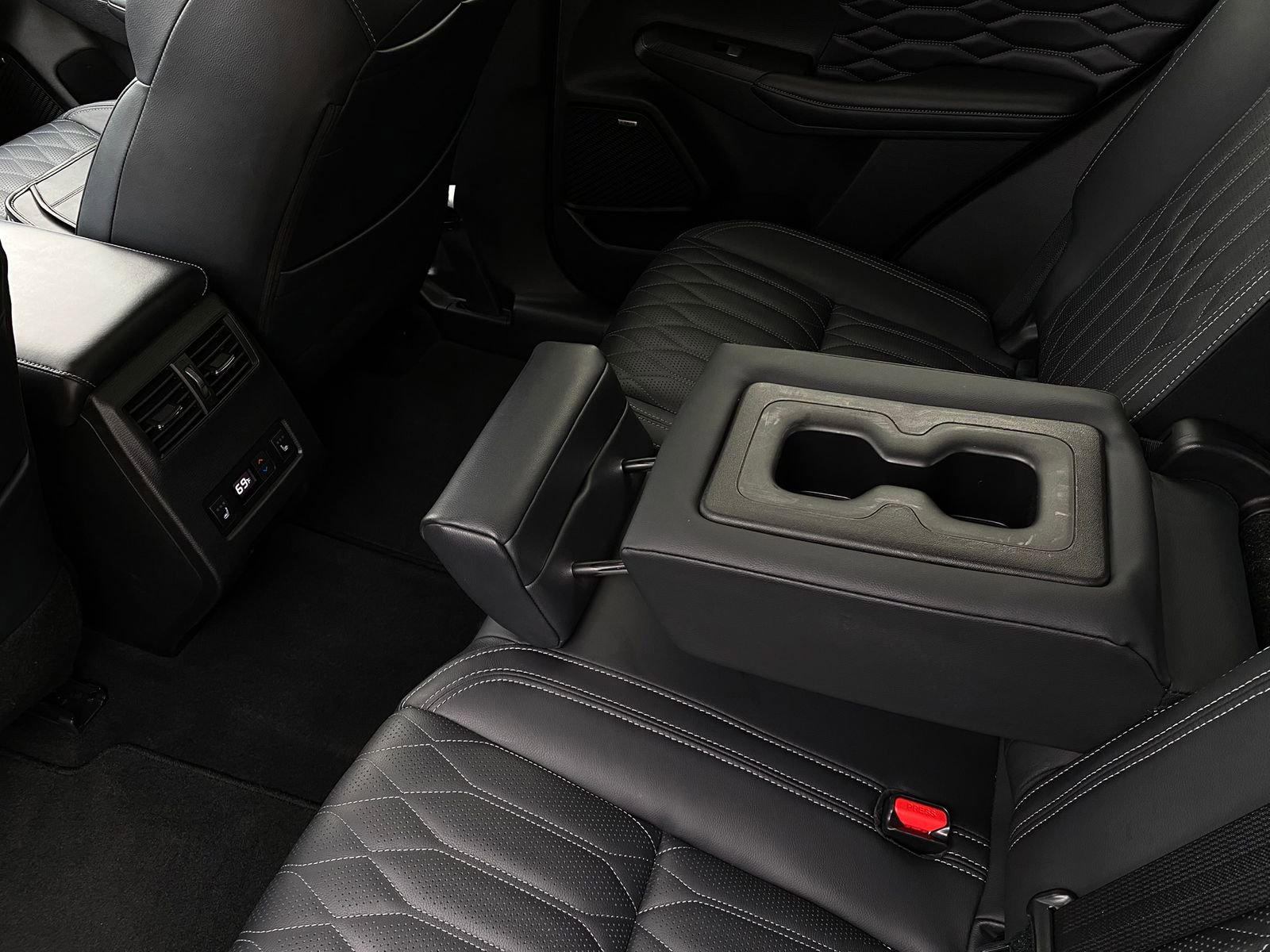 Used 2025 Mitsubishi Outlander SEL image 28