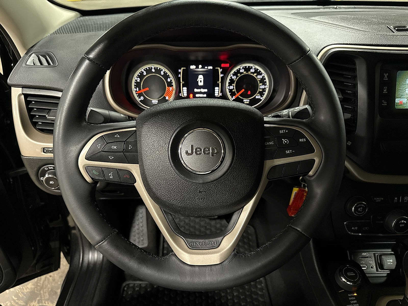 Used 2015 Jeep Cherokee Latitude image 18