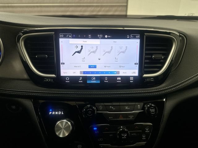 Used 2025 Chrysler Pacifica Select FWD image 17