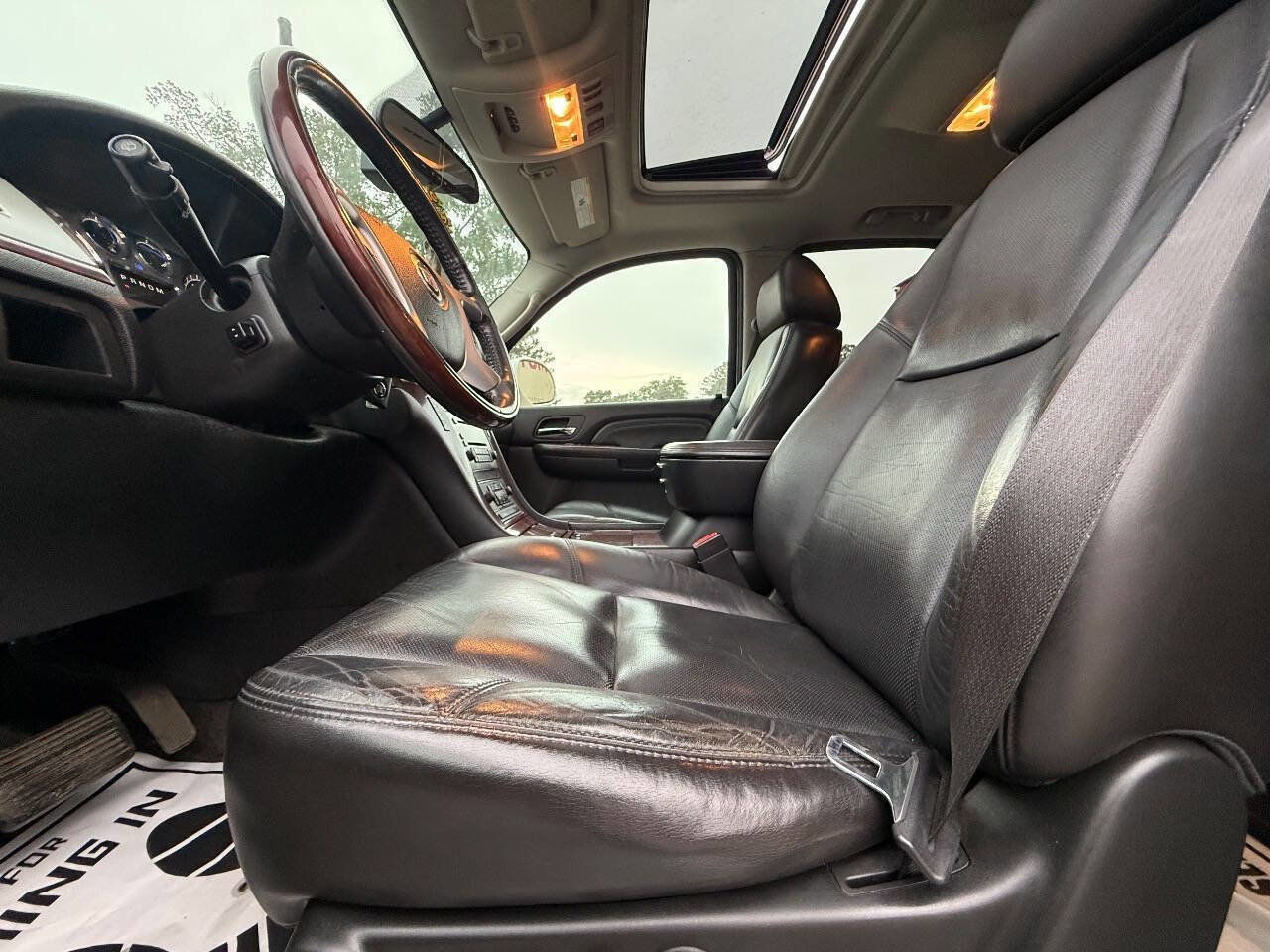 Used 2009 Cadillac Escalade AWD image 20