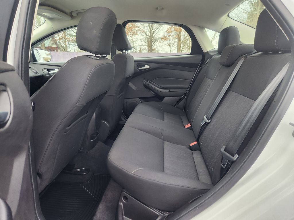 Used 2016 Ford Focus SE image 16