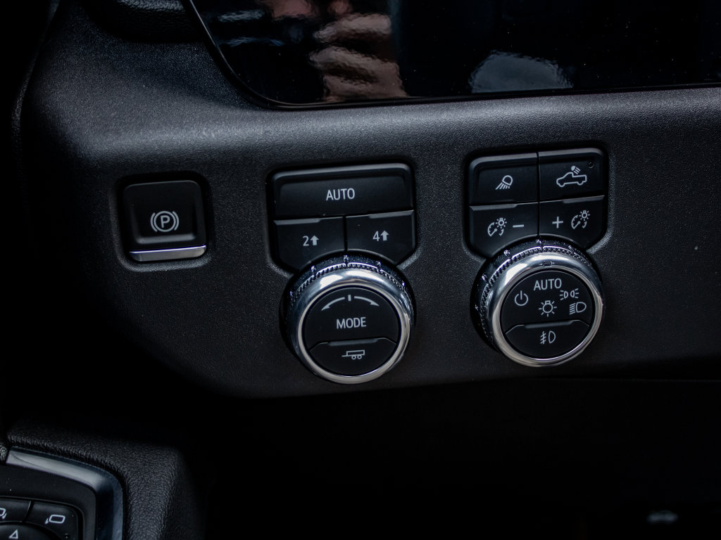 Used 2025 GMC Sierra 1500 SLT w/ SLT Premium Package image 34