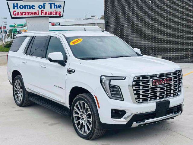 Used 2025 GMC Yukon Denali AWD/4WD image 2