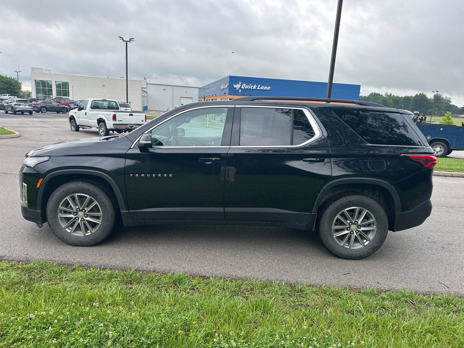 Used 2023 Chevrolet Traverse LT AWD/4WD image 9