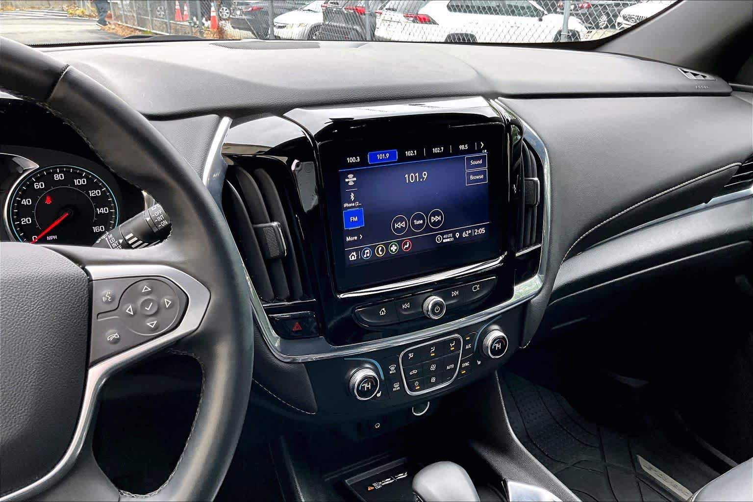 Used 2023 Chevrolet Traverse LT AWD/4WD image 7