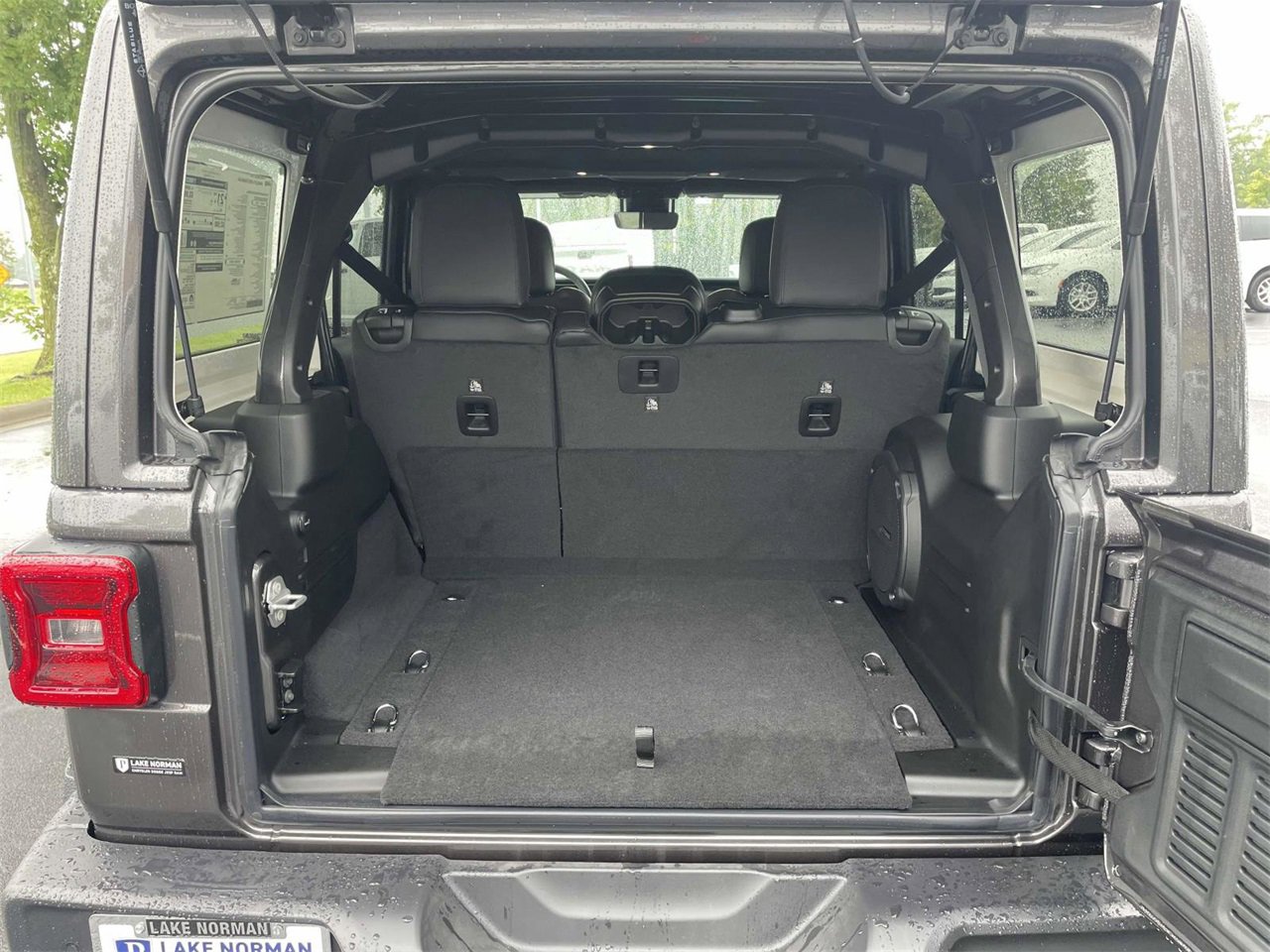 New 2025 Jeep Wrangler Sahara w/ Safety Group image 29