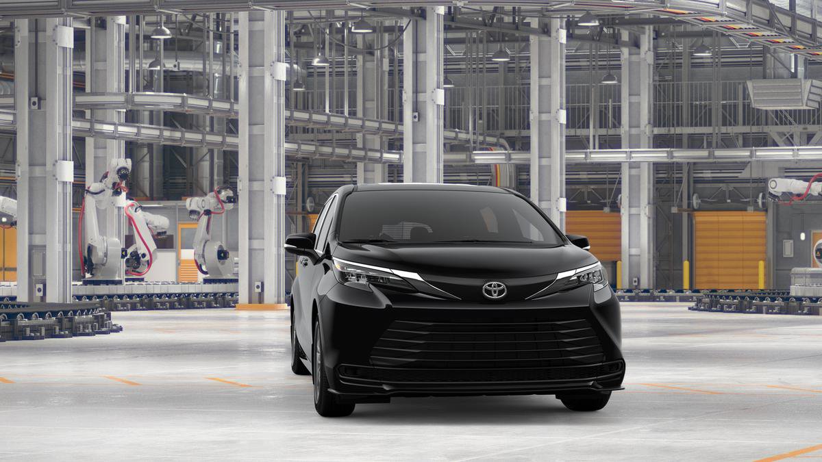 New 2026 Toyota Sienna LE FWD image 18