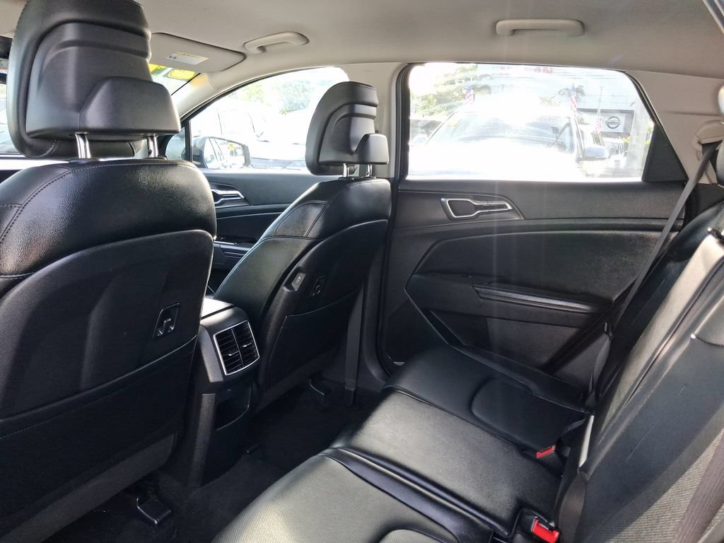 Used 2024 Kia Sportage EX FWD image 7