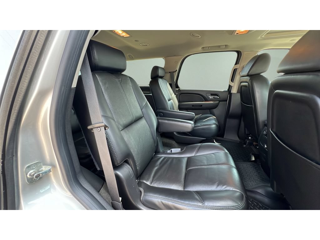 Used 2007 Chevrolet Tahoe LTZ w/ LTZ Preferred Equipment Group AWD/4WD image 31