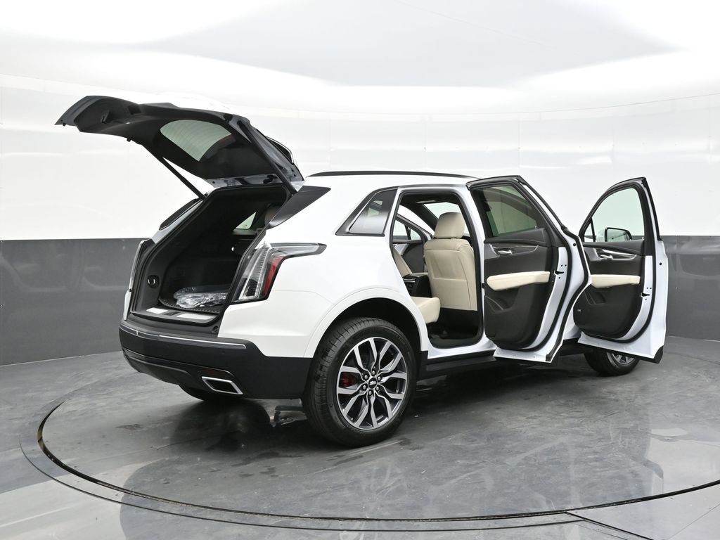 New 2025 Cadillac XT5 Sportv w/ LPO, Floor Liner Package image 39