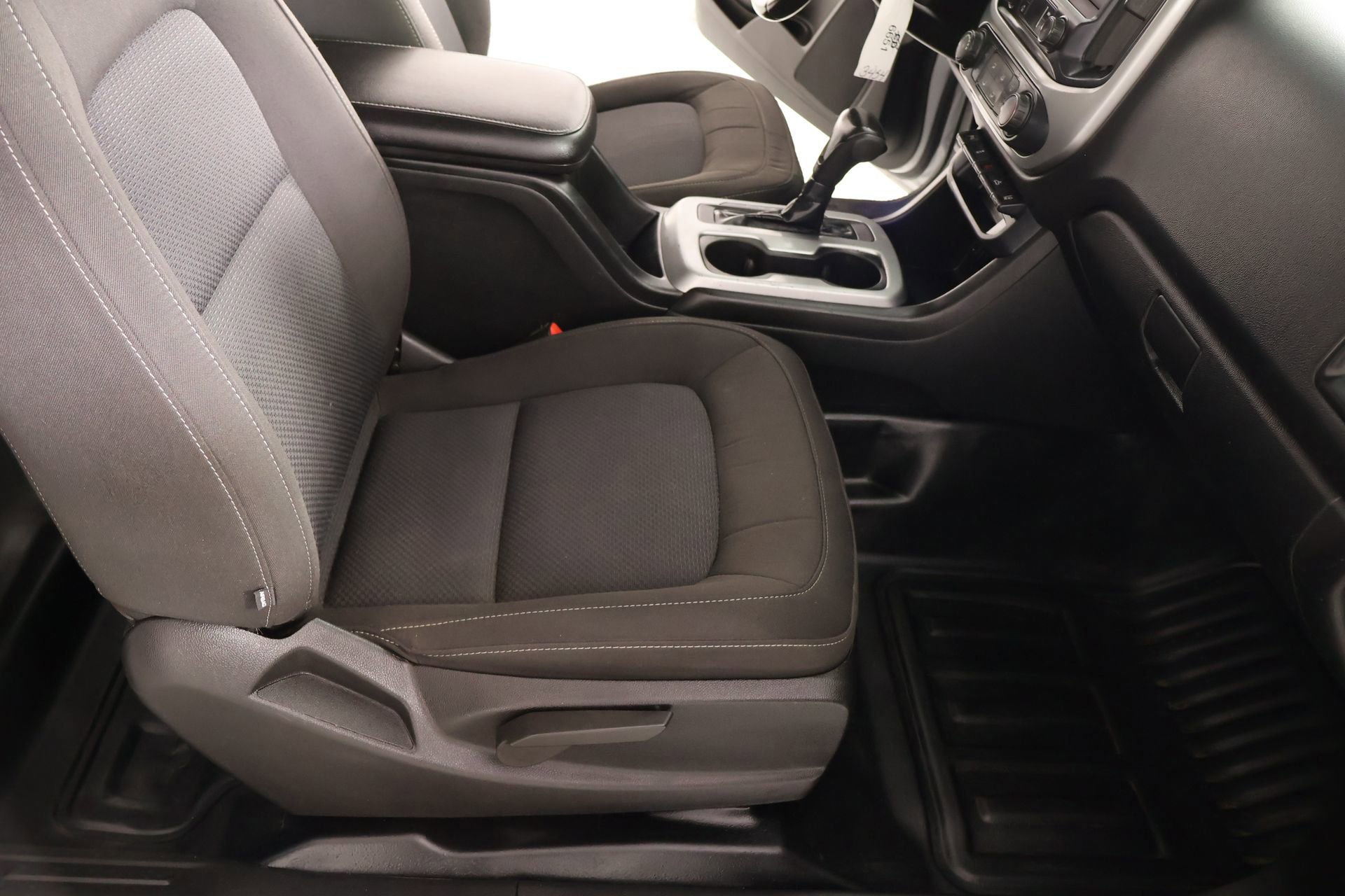 Used 2021 Chevrolet Colorado LT w/ Fleet Safety Package RWD image 12