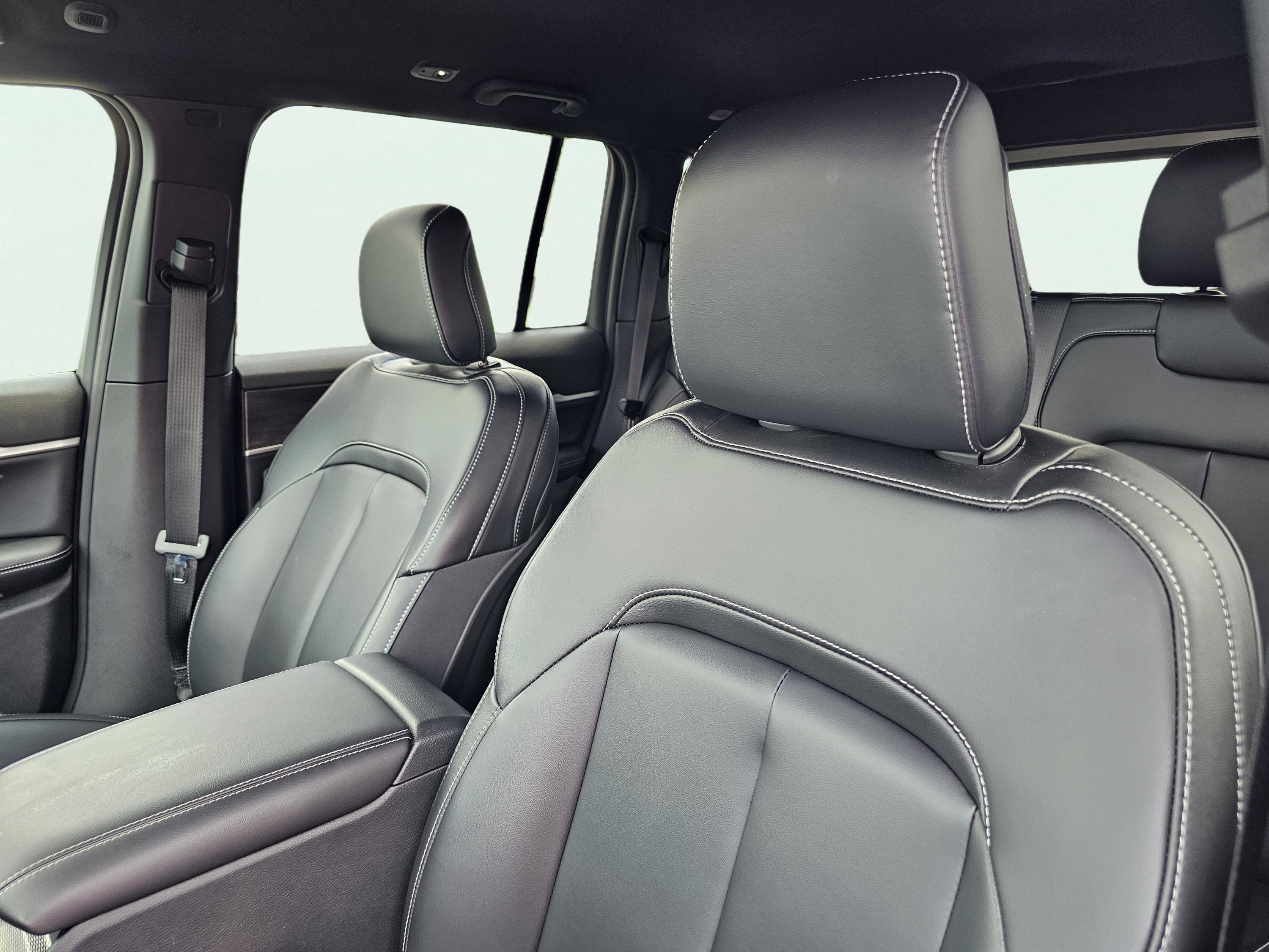 New 2026 Jeep Grand Cherokee Limited RWD image 18