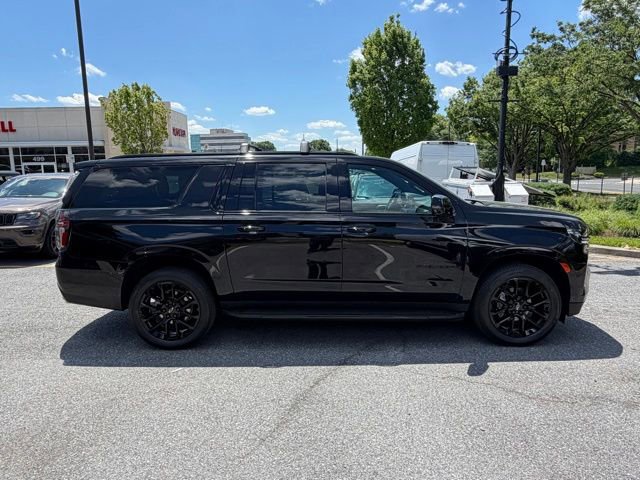 Used 2022 Chevrolet Suburban RST w/ Sport Performance Package AWD/4WD image 7