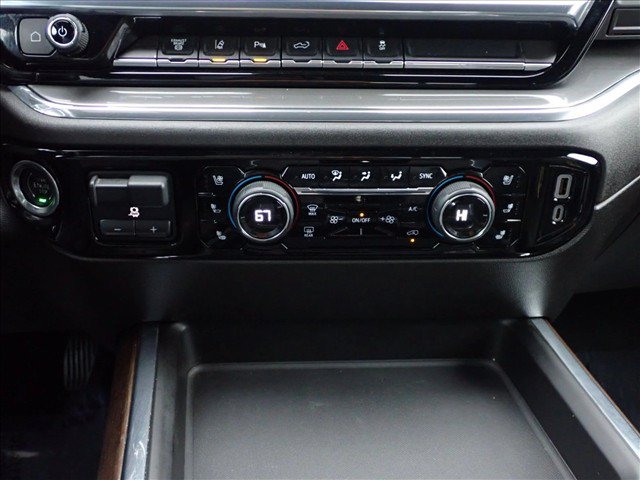 Used 2024 Chevrolet Silverado 3500 High Country w/ High Country Premium Package AWD/4WD image 19