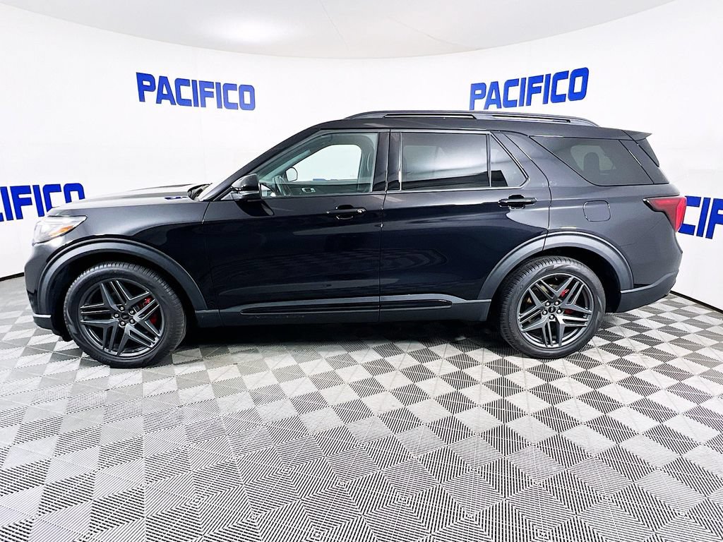 Used 2025 Ford Explorer ST w/ Sun And Sound Package AWD/4WD image 4