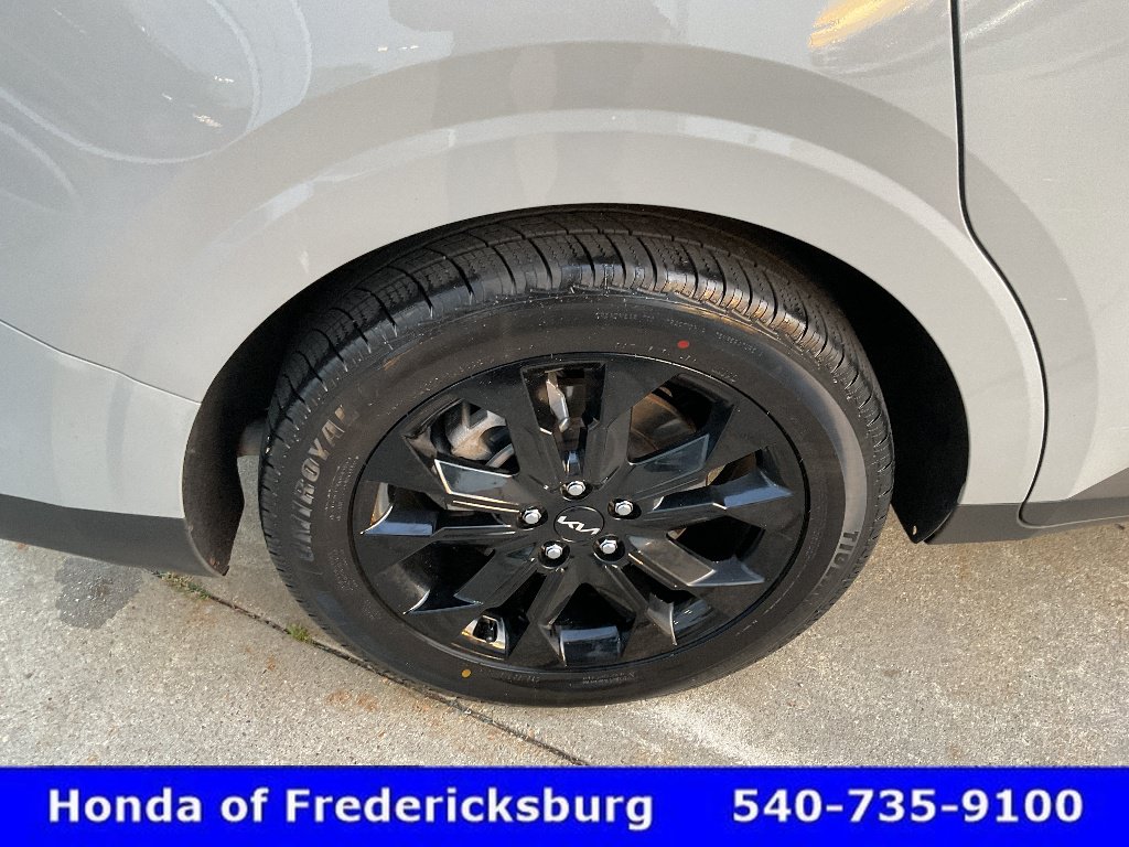 Used 2023 Kia Carnival SX Prestige FWD image 12