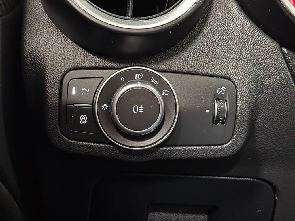 Used 2023 Alfa Romeo Stelvio Veloce image 16