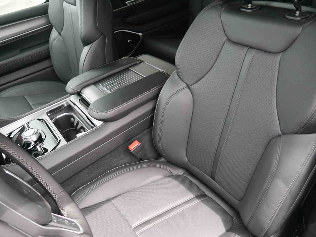 New 2026 Jeep Grand Wagoneer Limited AWD/4WD image 29