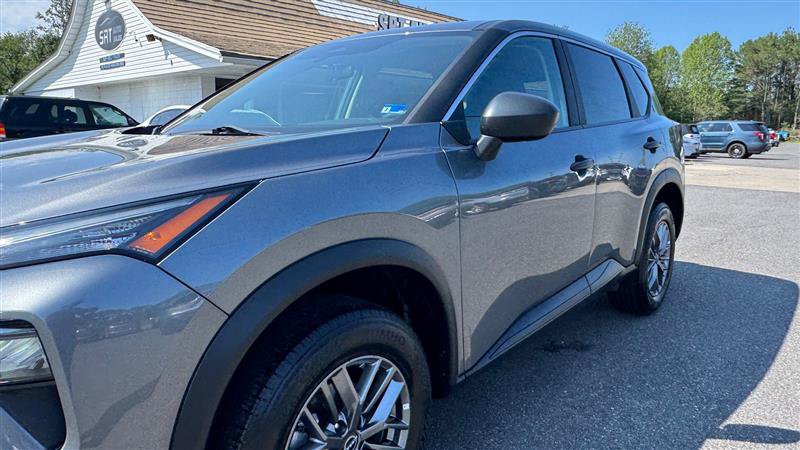 Used 2024 Nissan Rogue S AWD/4WD image 16