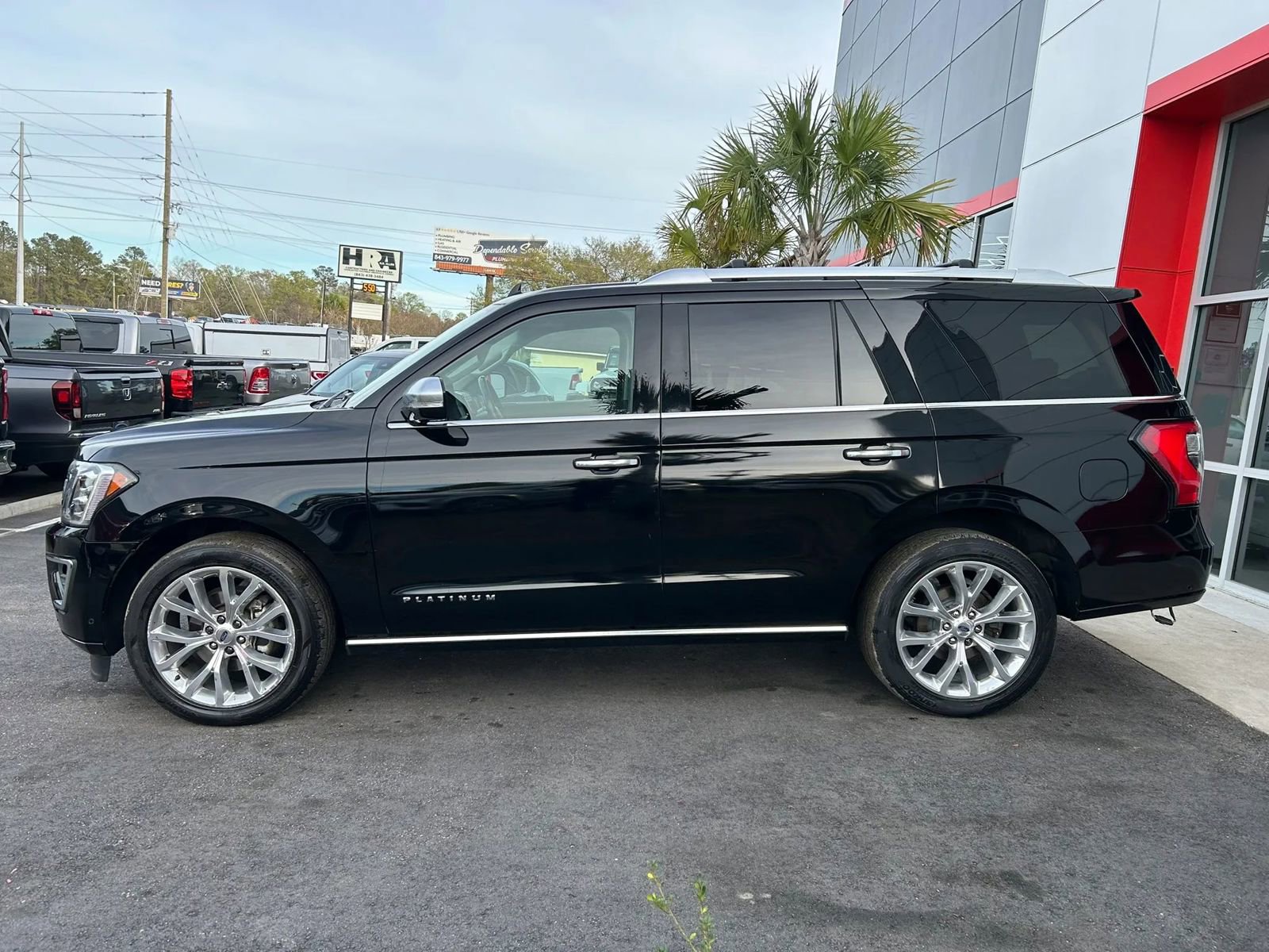 Used 2018 Ford Expedition Platinum AWD/4WD image 8