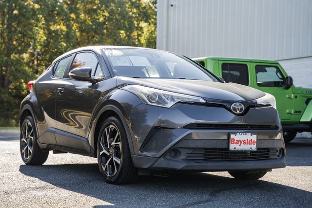 Used 2018 Toyota C-HR XLE image 2