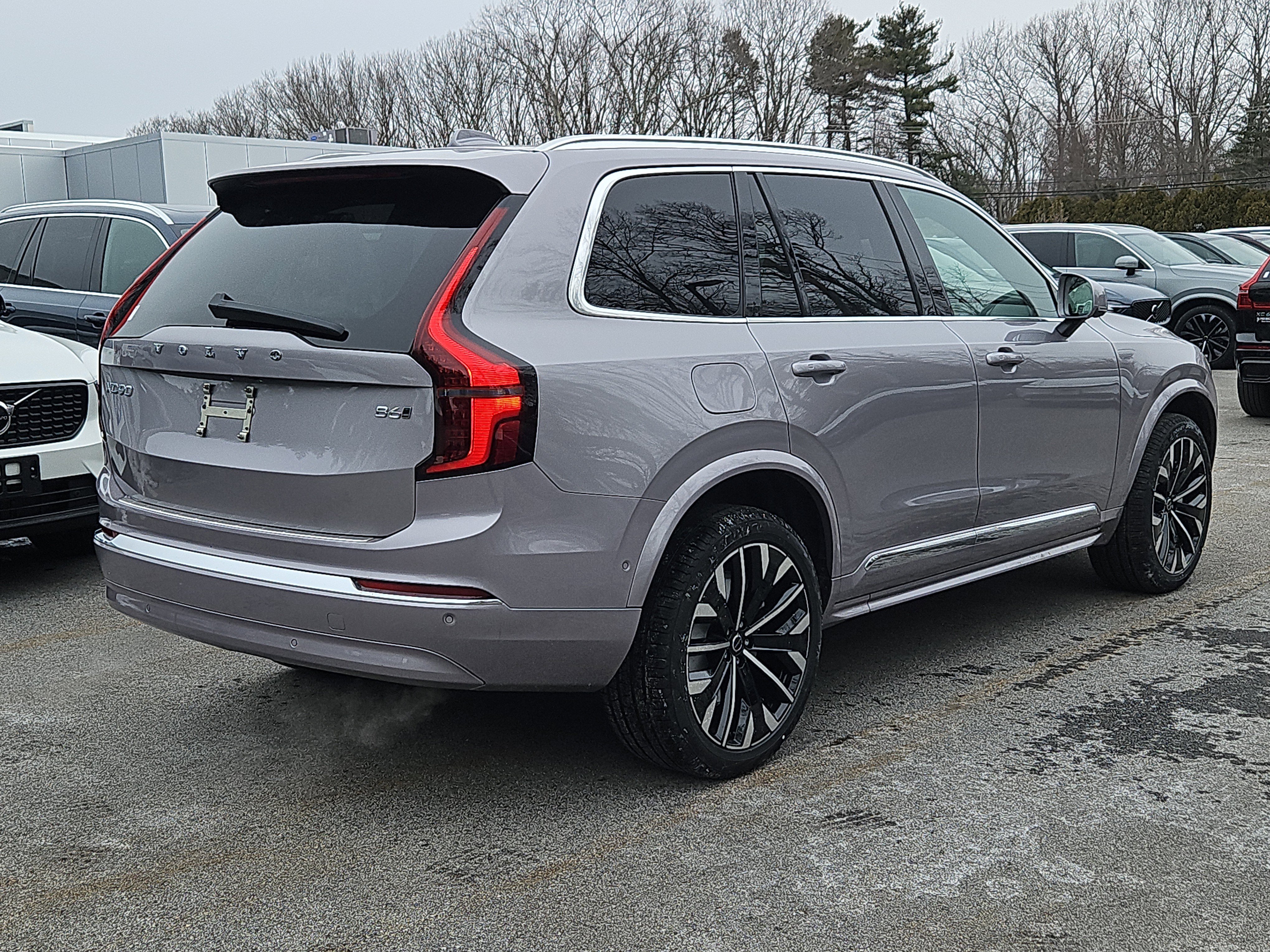 New 2026 Volvo XC90 B6 Plus w/ Protection Package Premier image 2