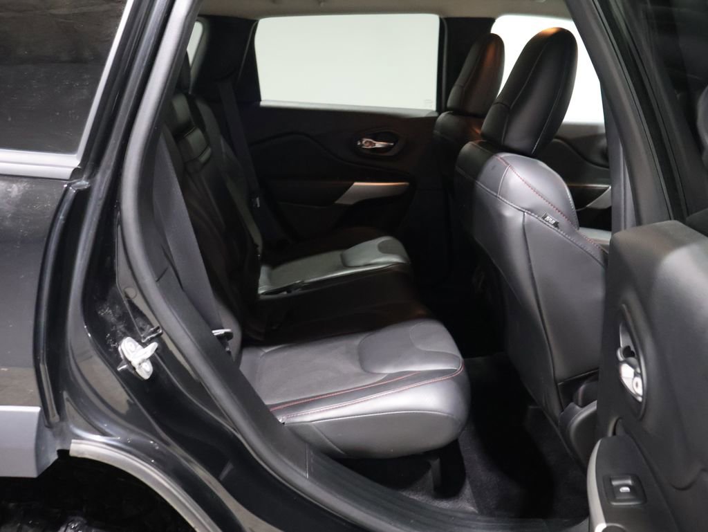 Used 2018 Jeep Cherokee Trailhawk w/ Comfort/Convenience Group image 21