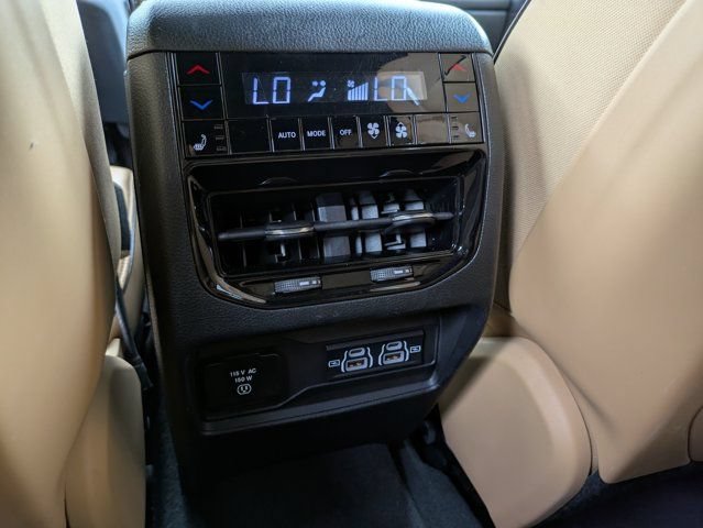Used 2022 Jeep Grand Cherokee L Summit w/ Advanced Protech Group IV AWD/4WD image 16