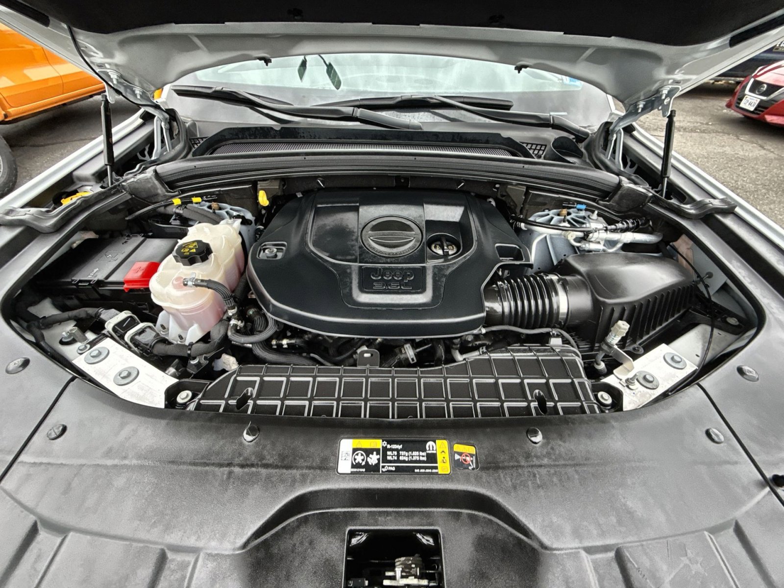 Used 2024 Jeep Grand Cherokee Overland w/ Luxury Tech Group IV image 28