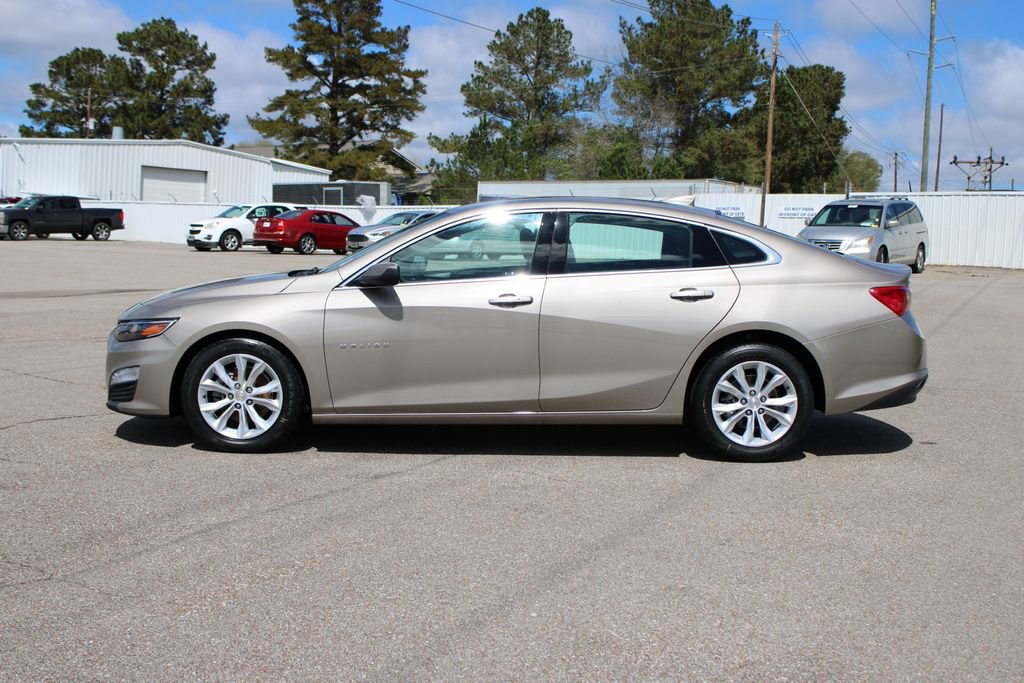 Used 2023 Chevrolet Malibu LT image 3
