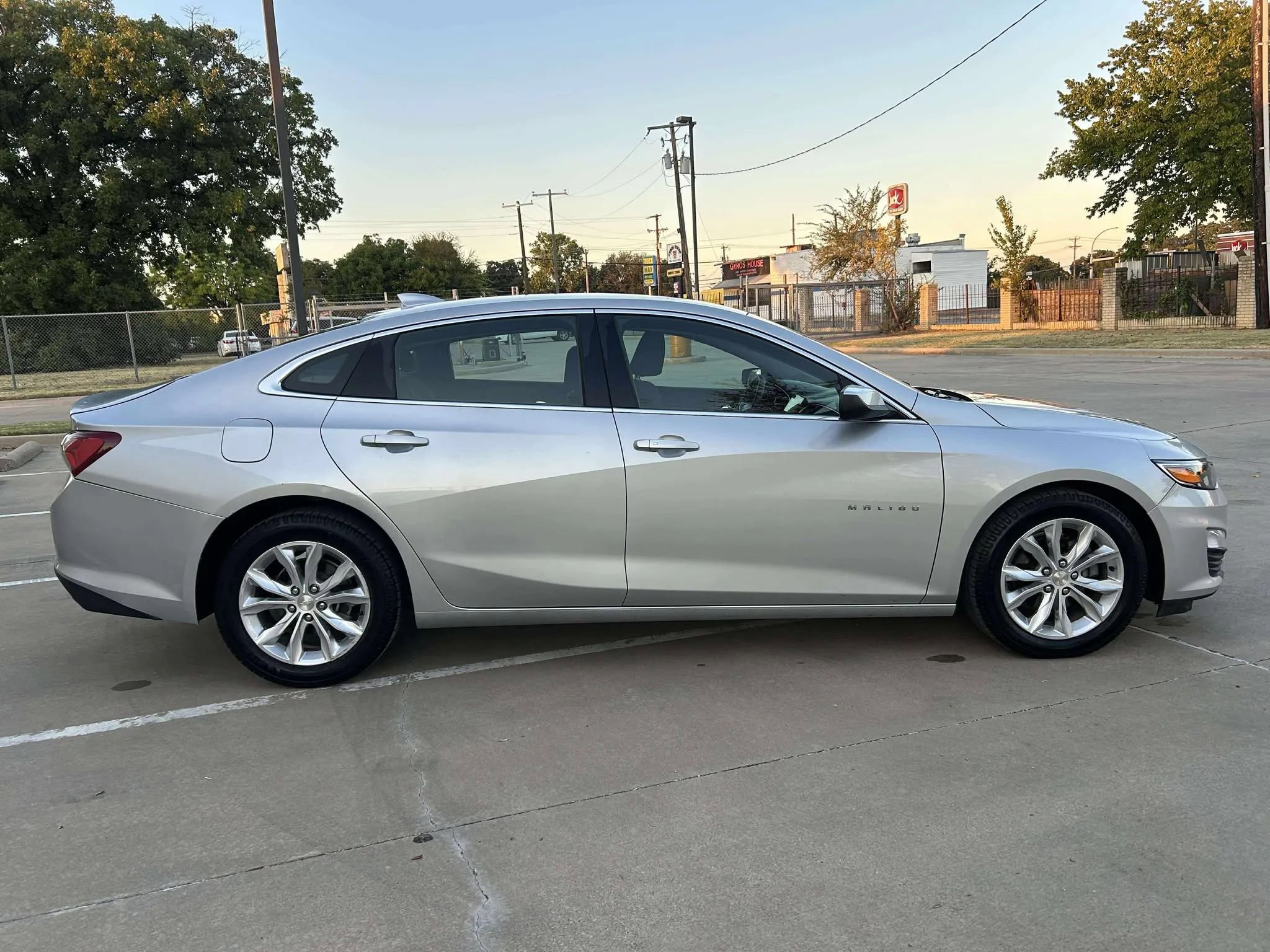 Used 2019 Chevrolet Malibu LT image 9