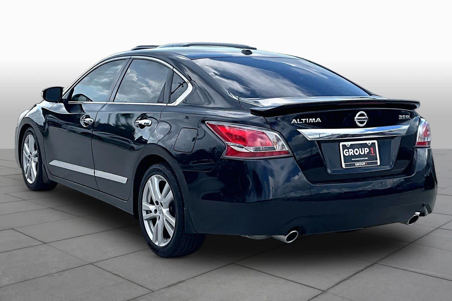 Used 2015 Nissan Altima 3.5 SL FWD image 11