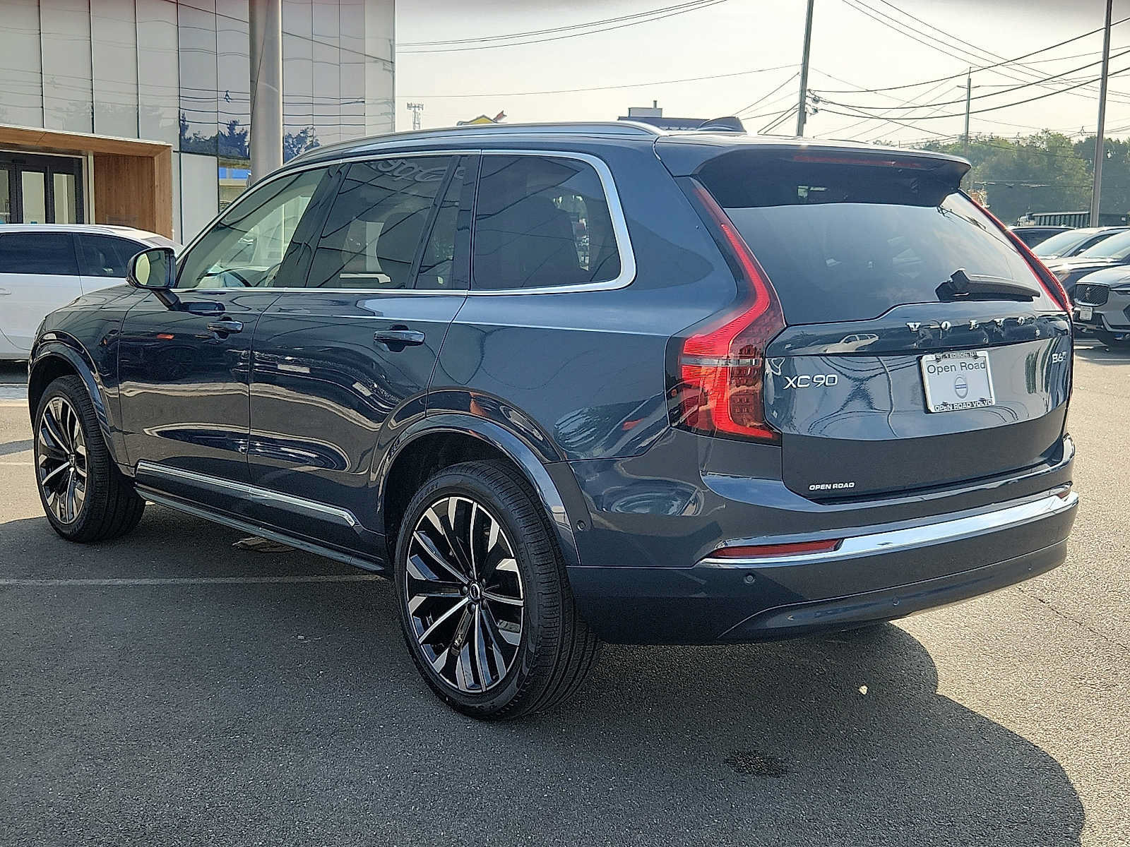 Used 2026 Volvo XC90 B6 Ultra w/ Protection Package AWD/4WD image 4