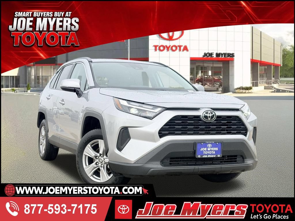 Used 2025 Toyota RAV4 XLE FWD image 1