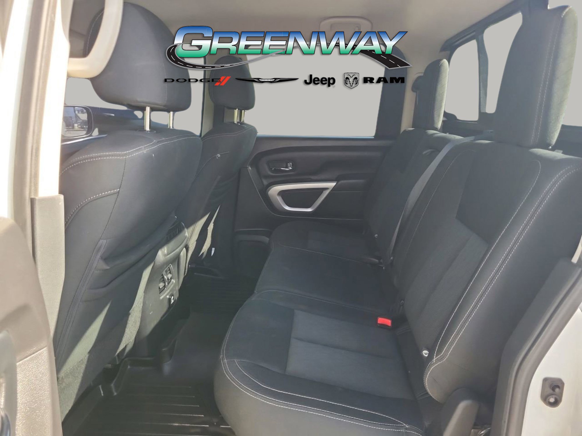 Used 2017 Nissan Titan SV RWD image 15