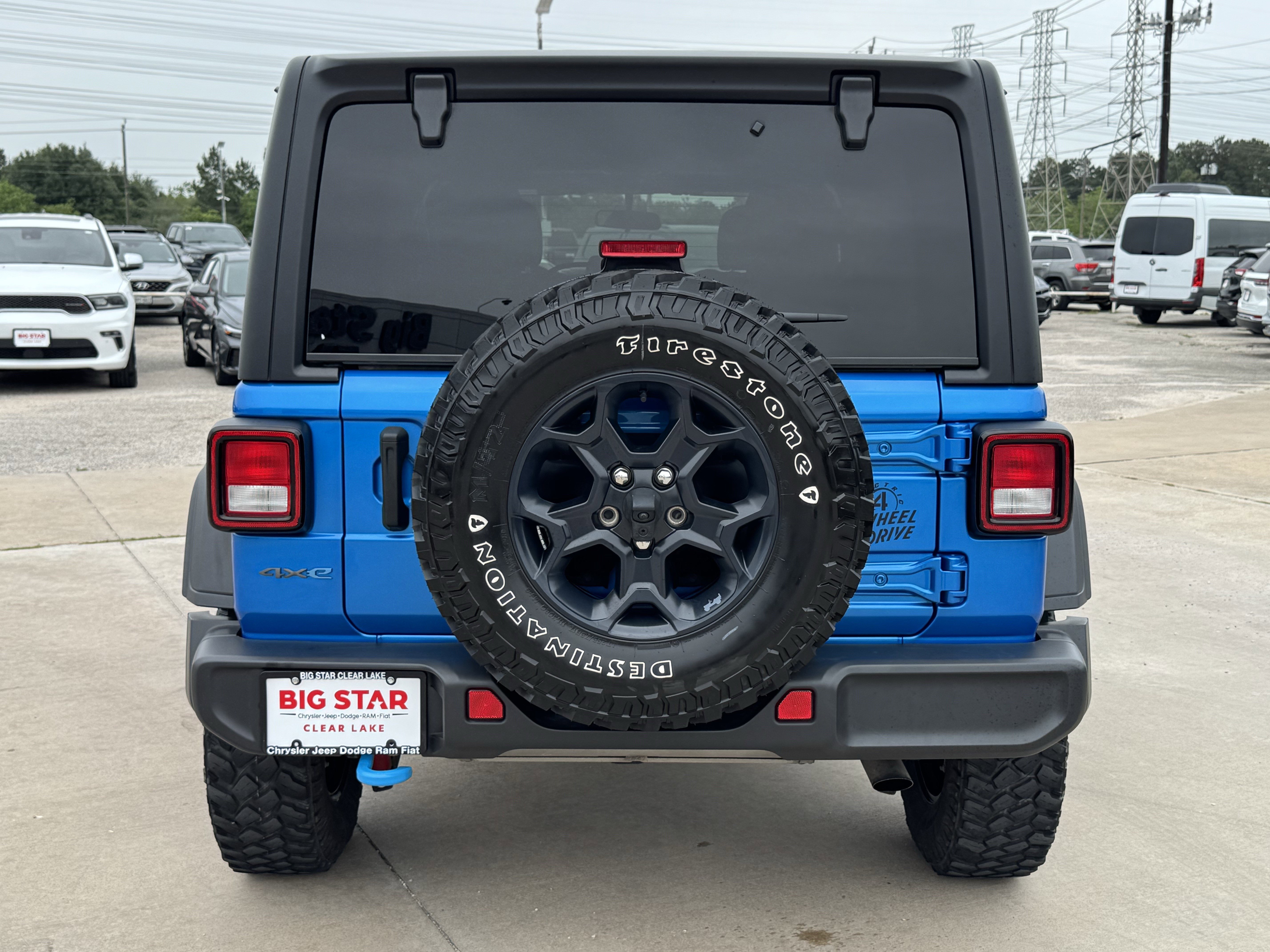 Used 2023 Jeep Wrangler Unlimited w/ Convenience Group AWD/4WD image 10