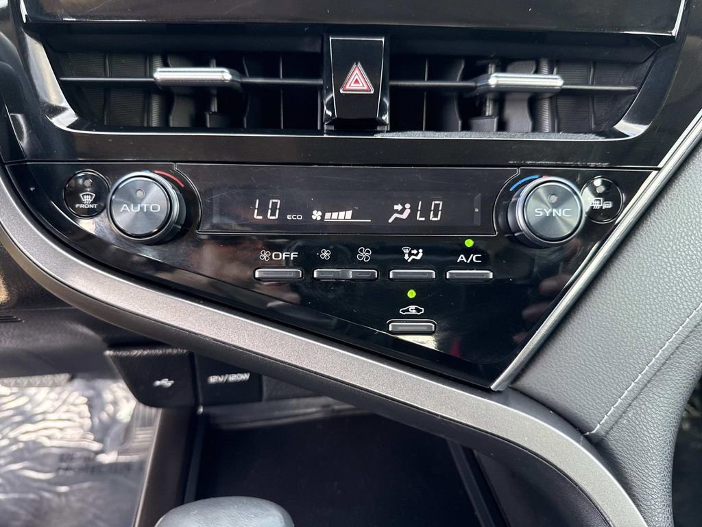 Used 2024 Toyota Camry SE image 29