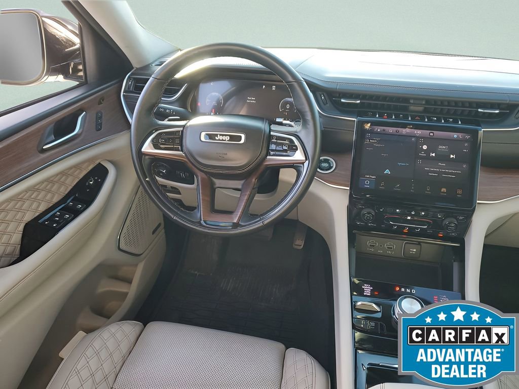 Used 2023 Jeep Grand Cherokee L Summit w/ Luxury Tech Group V image 18