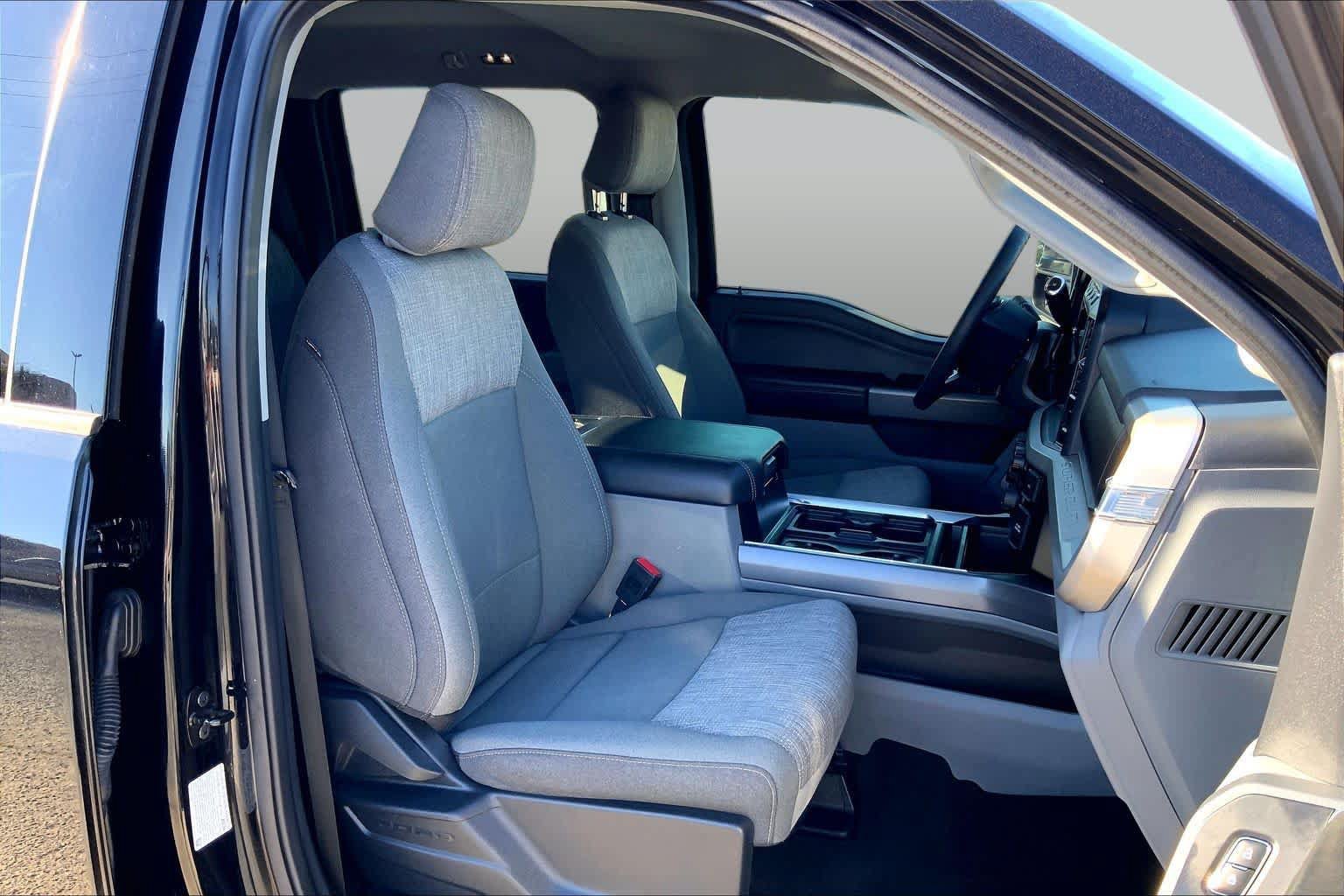 Used 2024 Ford F250 XLT w/ XLT Premium Package AWD/4WD image 9