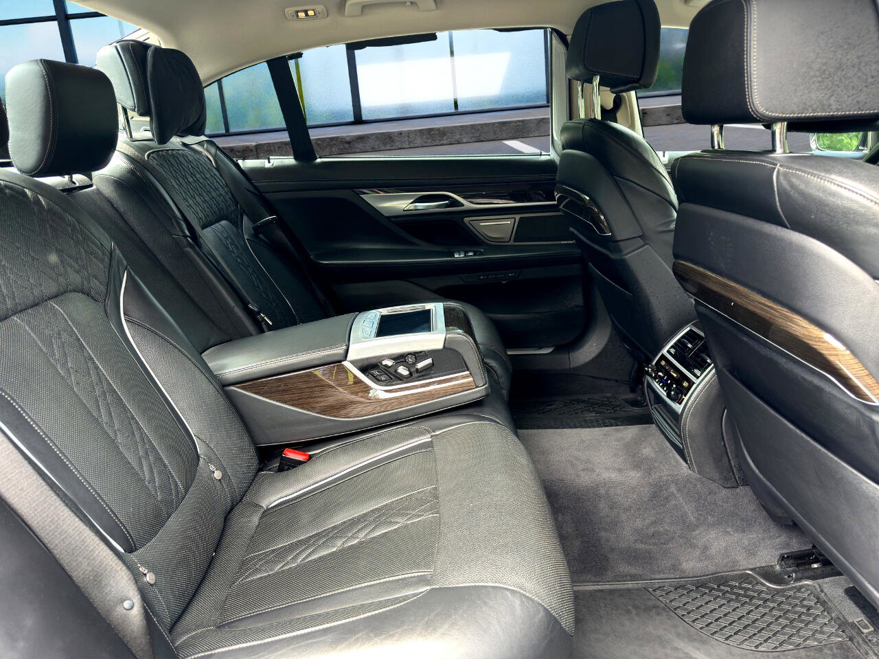 Used 2021 BMW 740i xDrive 740i xDrive Sedan w/ Luxury Rear Seating Package image 19
