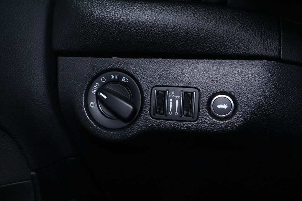 Used 2023 Dodge Challenger GT image 23