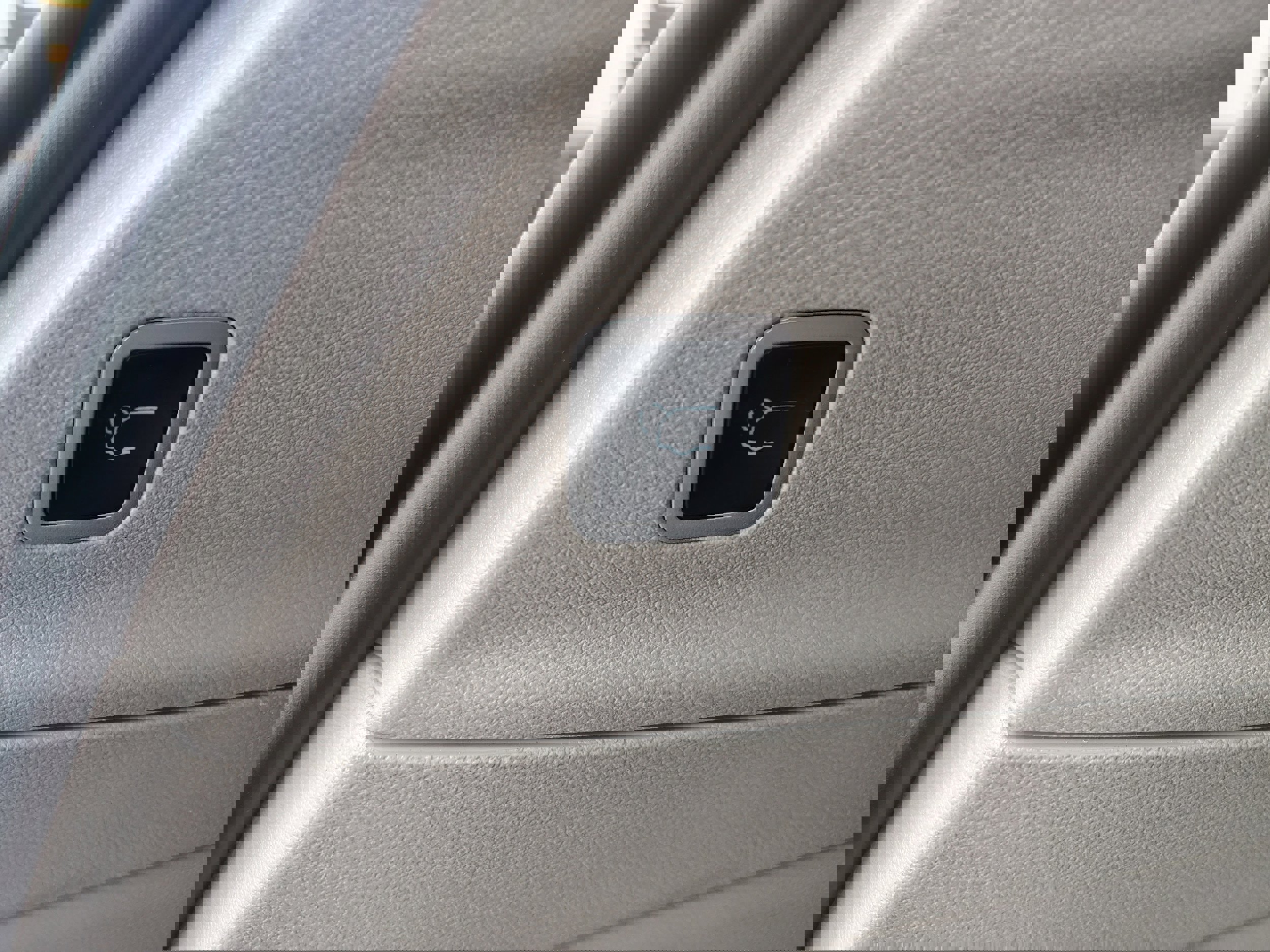 Used 2024 Chrysler Voyager LX image 24