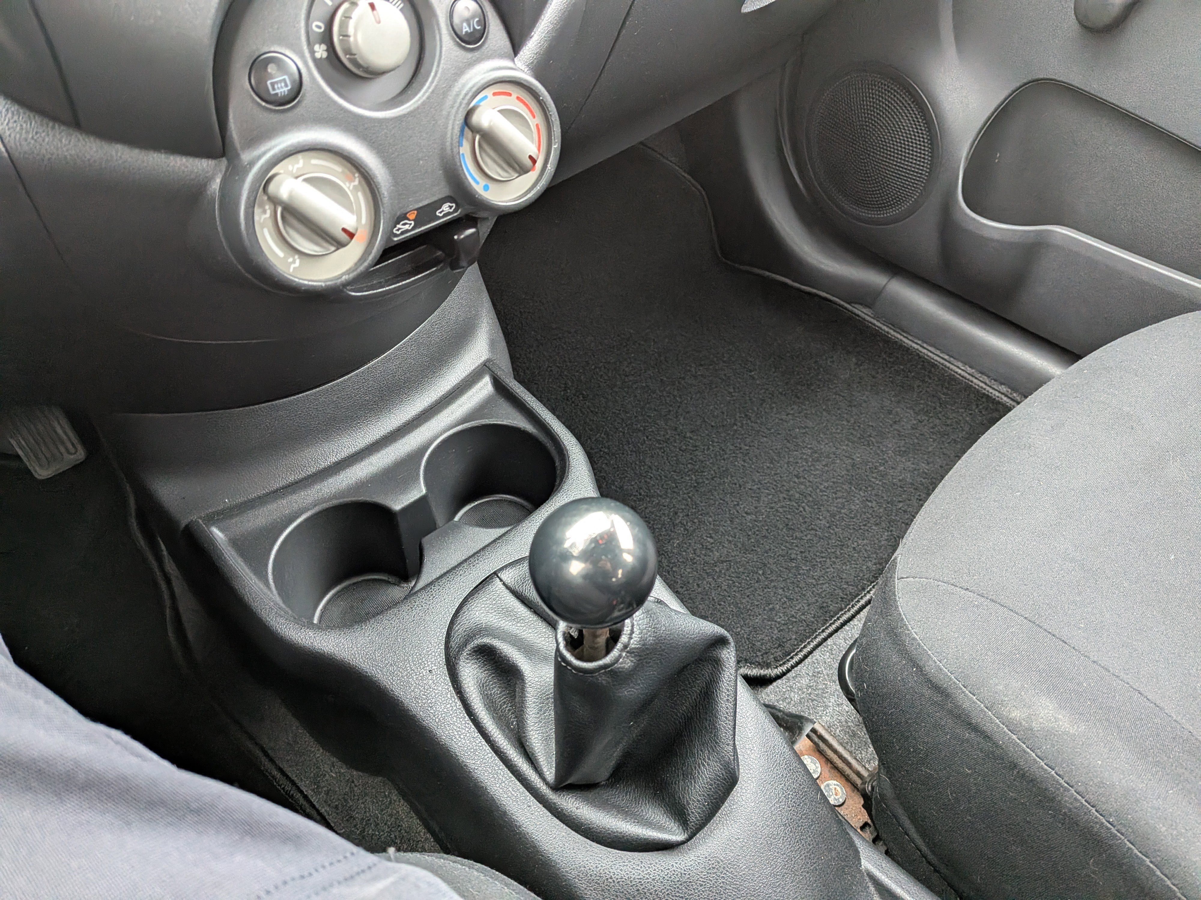 Used 2012 Nissan Versa S image 19