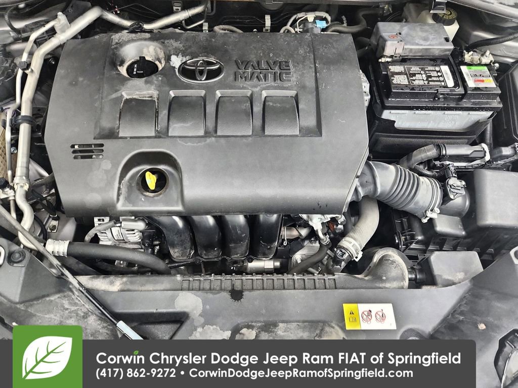 Used 2019 Toyota C-HR XLE FWD image 34