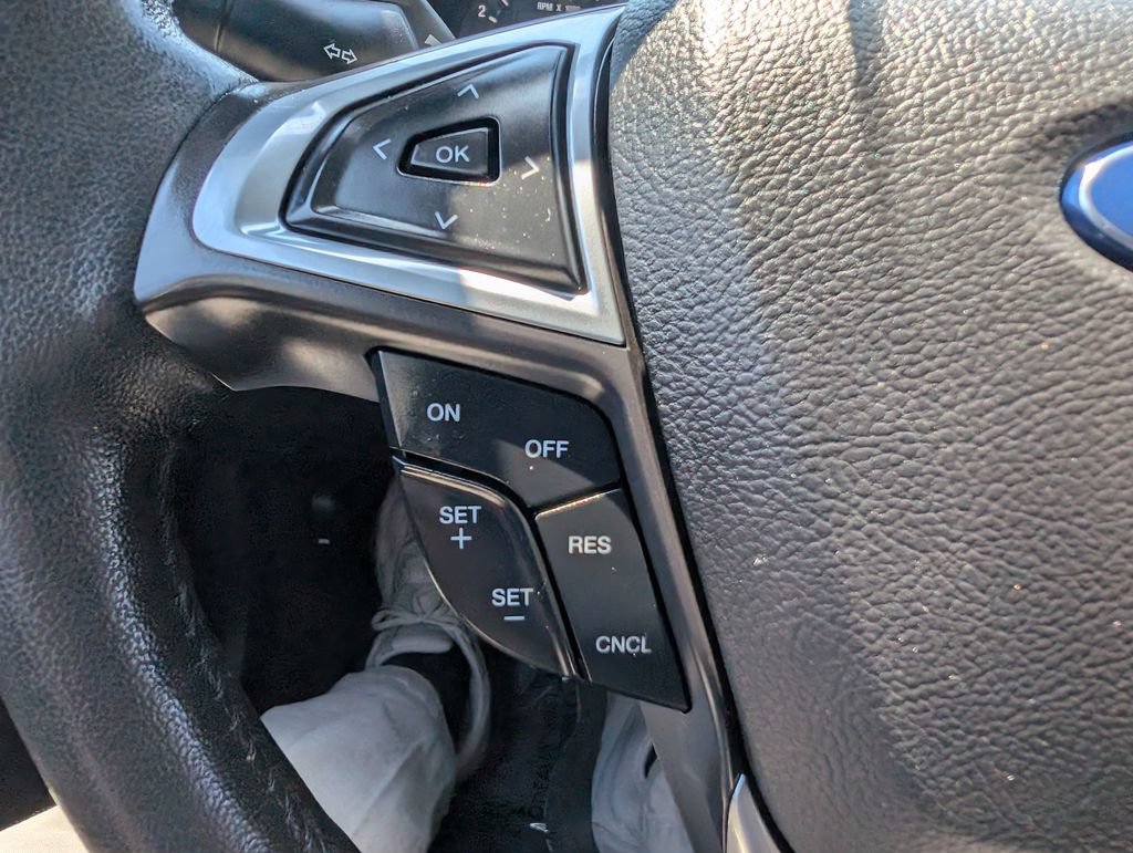 Used 2015 Ford Fusion SE w/ Equipment Group 201A FWD image 23