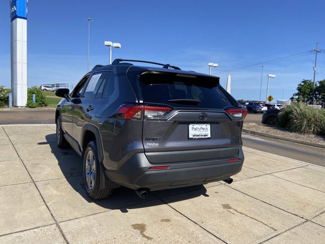Used 2024 Toyota RAV4 XLE FWD image 9